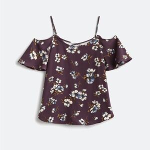 Shoulder cut out blouse